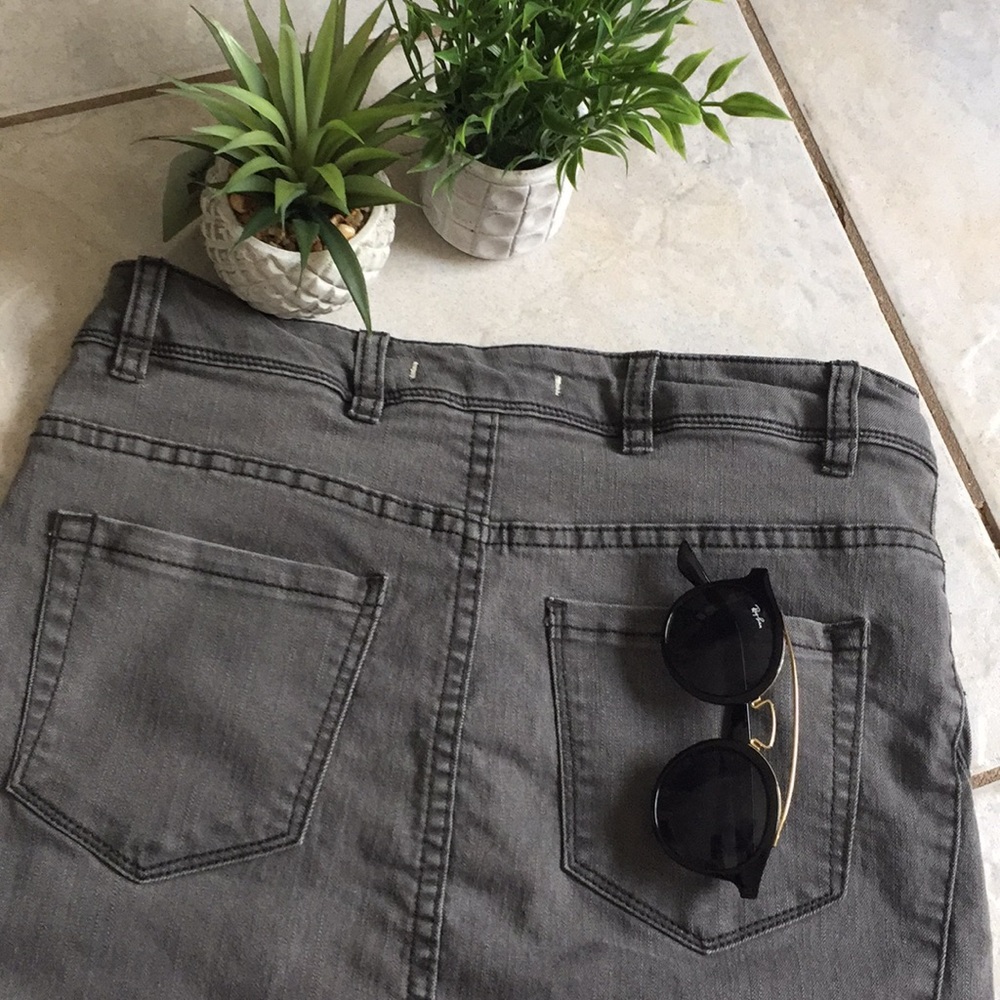 life in progress medium grey comfy jean skirt 🖤 - Picture 3 of 7
